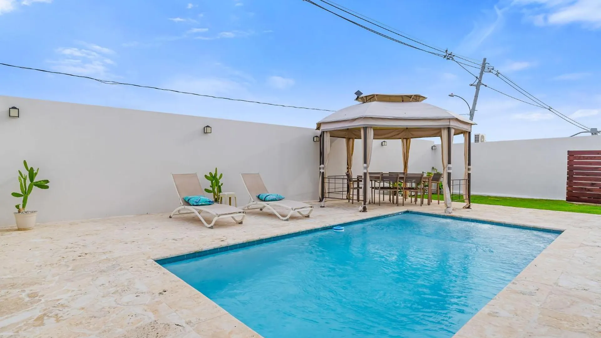 Casa Larimar With Pool And Solar System Near Beach Fajardo 0*,  Porto Riko